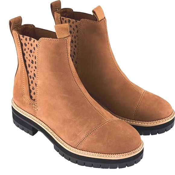 TOMS Dakota Nubuck Suede Water Resistant Chelsea Ankle Boots NWT - Picture 1 of 12